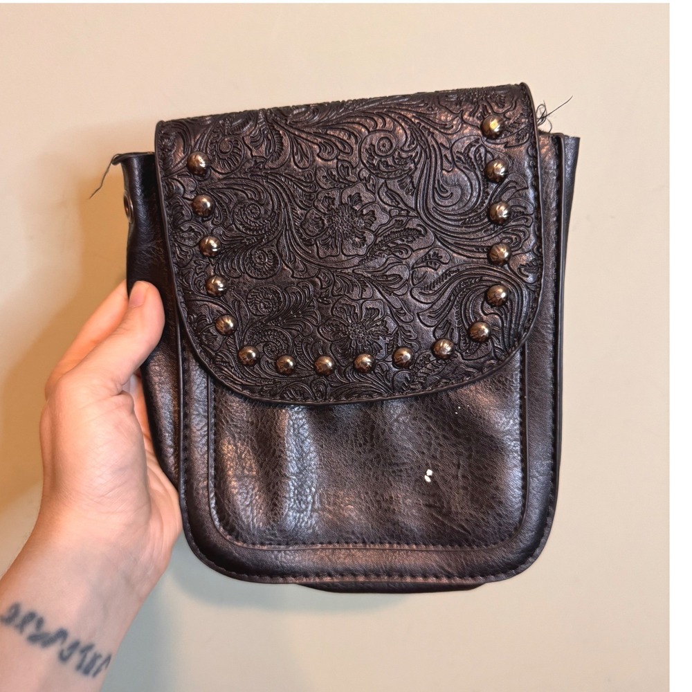 $3 BUNDLE ITEM Western Tooled Faux Leather Studded Hip Bag Black Pouch
